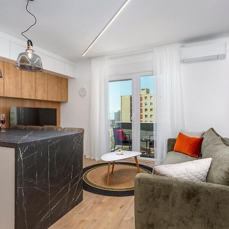 Brand New Apartment Close To The Beach, City Center And University Of Rijeka - Apartment Karlo Exteriör bild