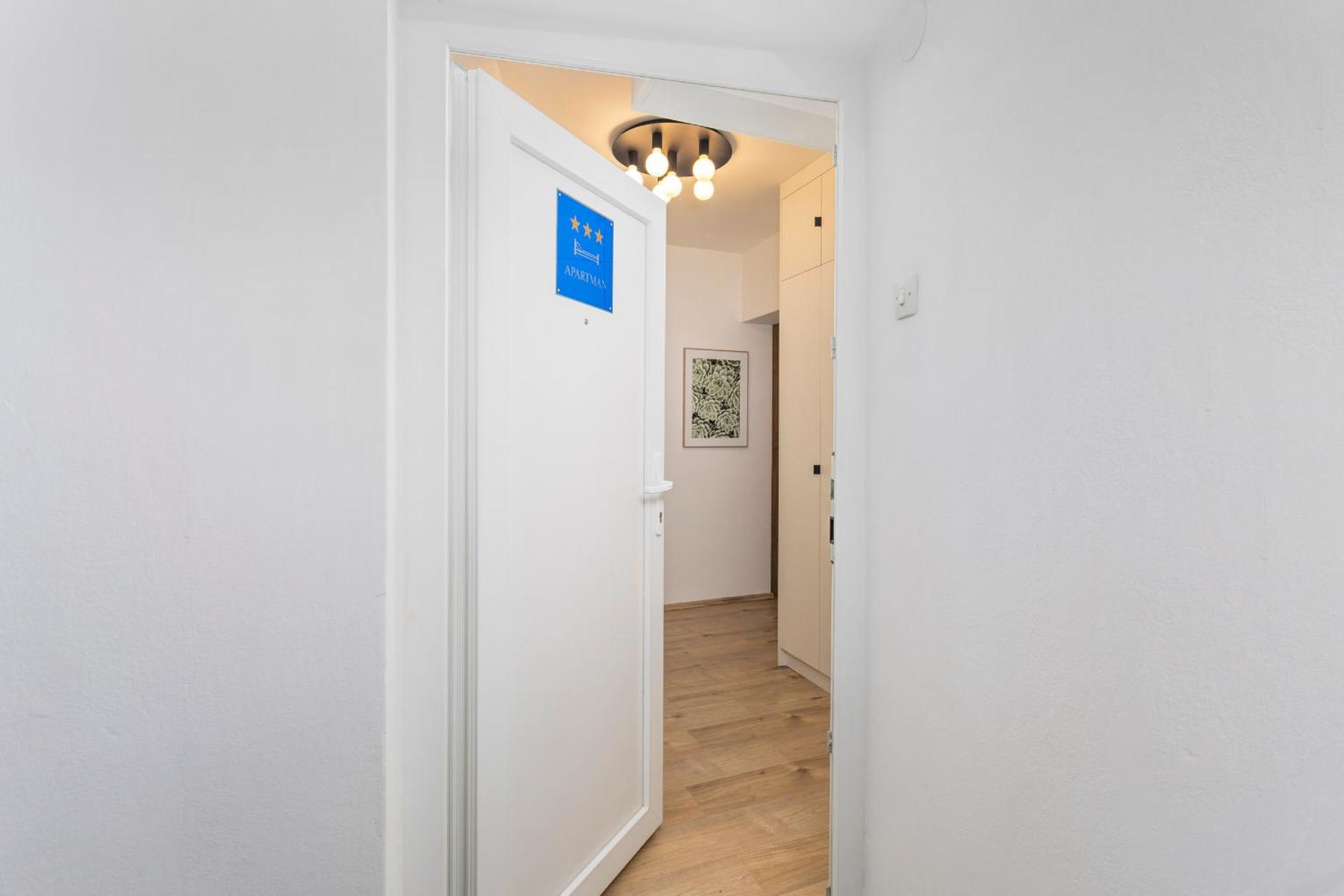 Brand New Apartment Close To The Beach, City Center And University Of Rijeka - Apartment Karlo Exteriör bild