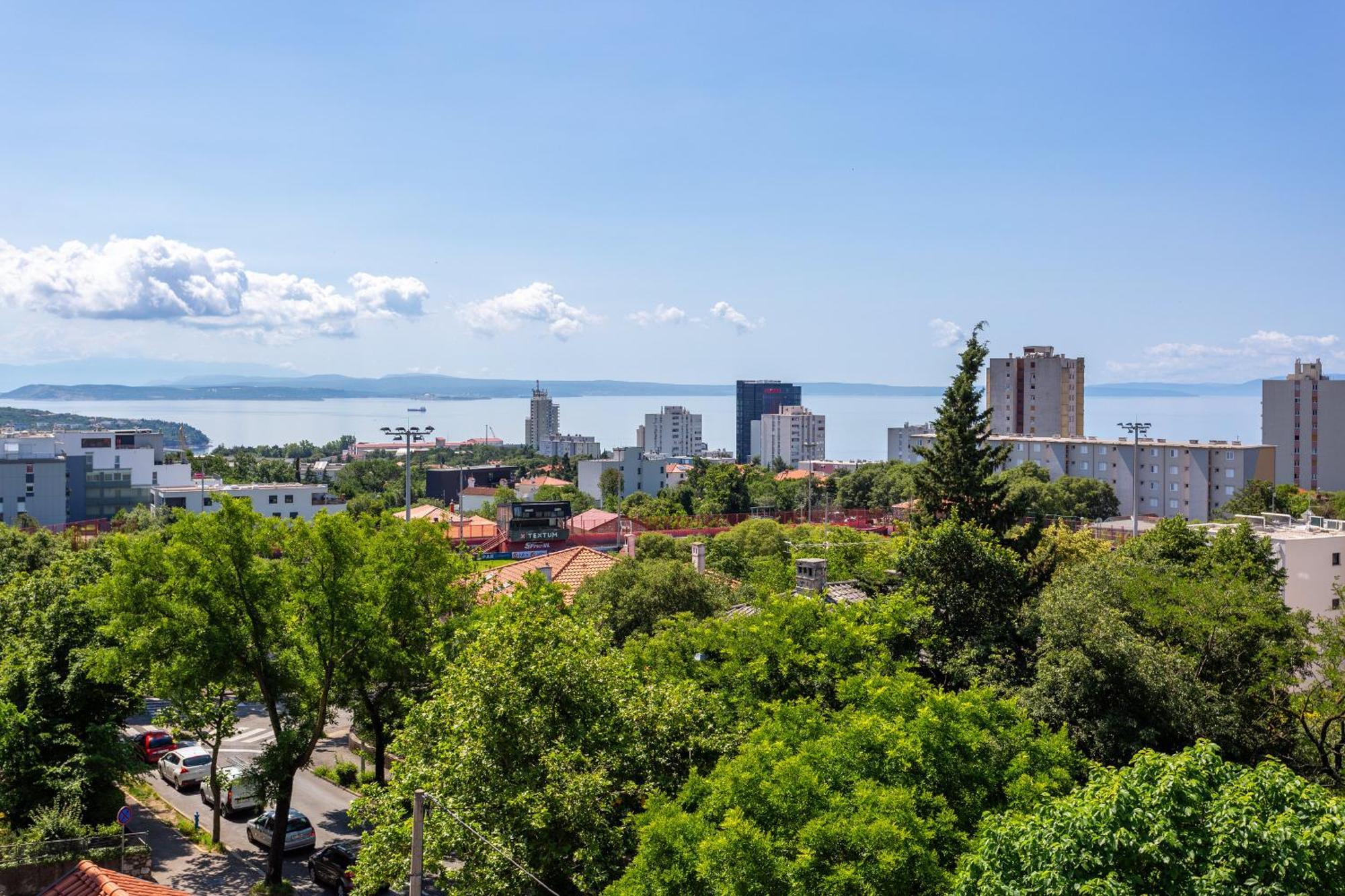 Brand New Apartment Close To The Beach, City Center And University Of Rijeka - Apartment Karlo Exteriör bild